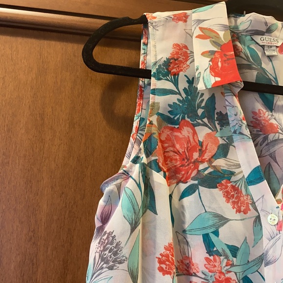 Guess vtg red & green floral button down - Picture 3 of 8